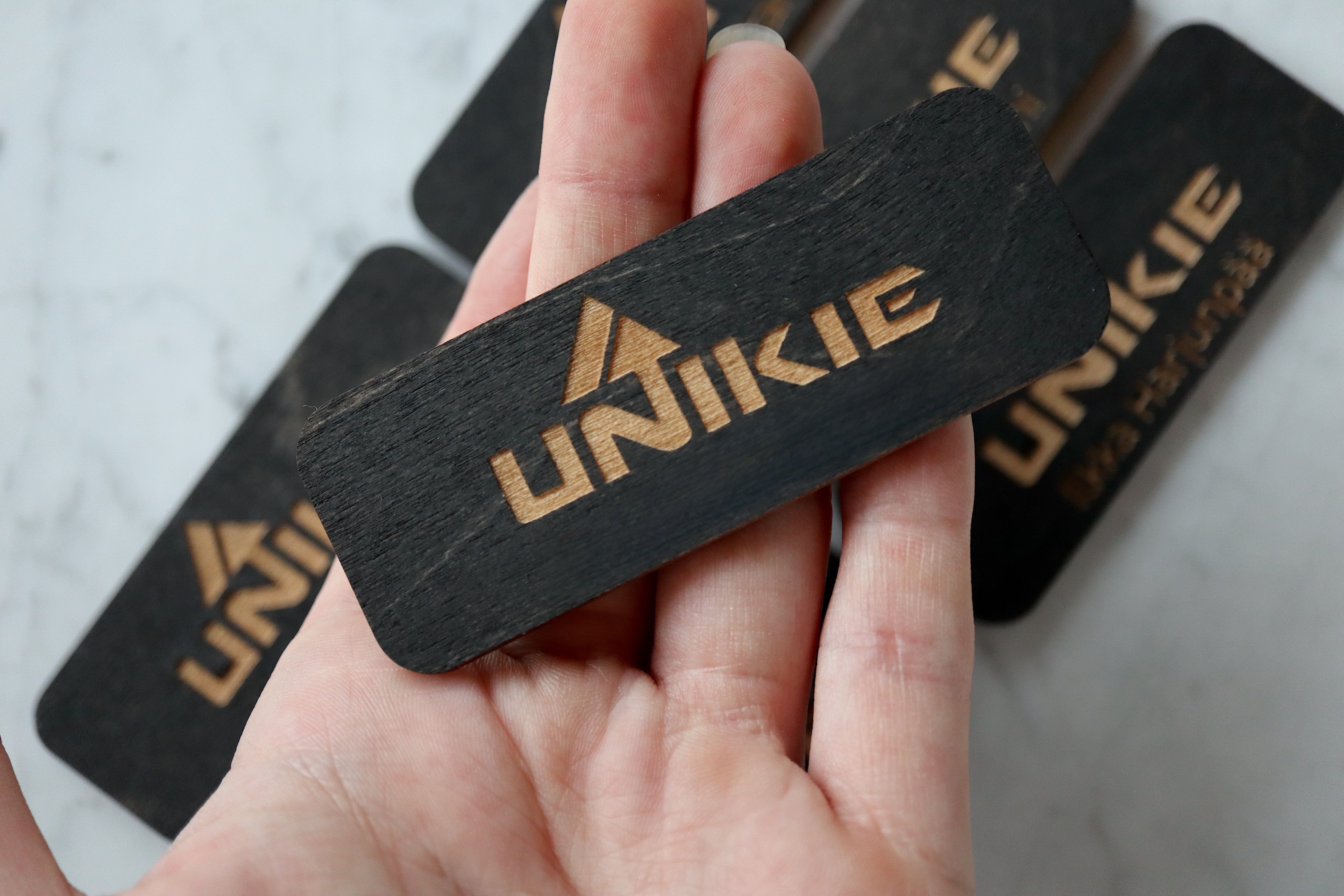 Nimikyltti magneetilla