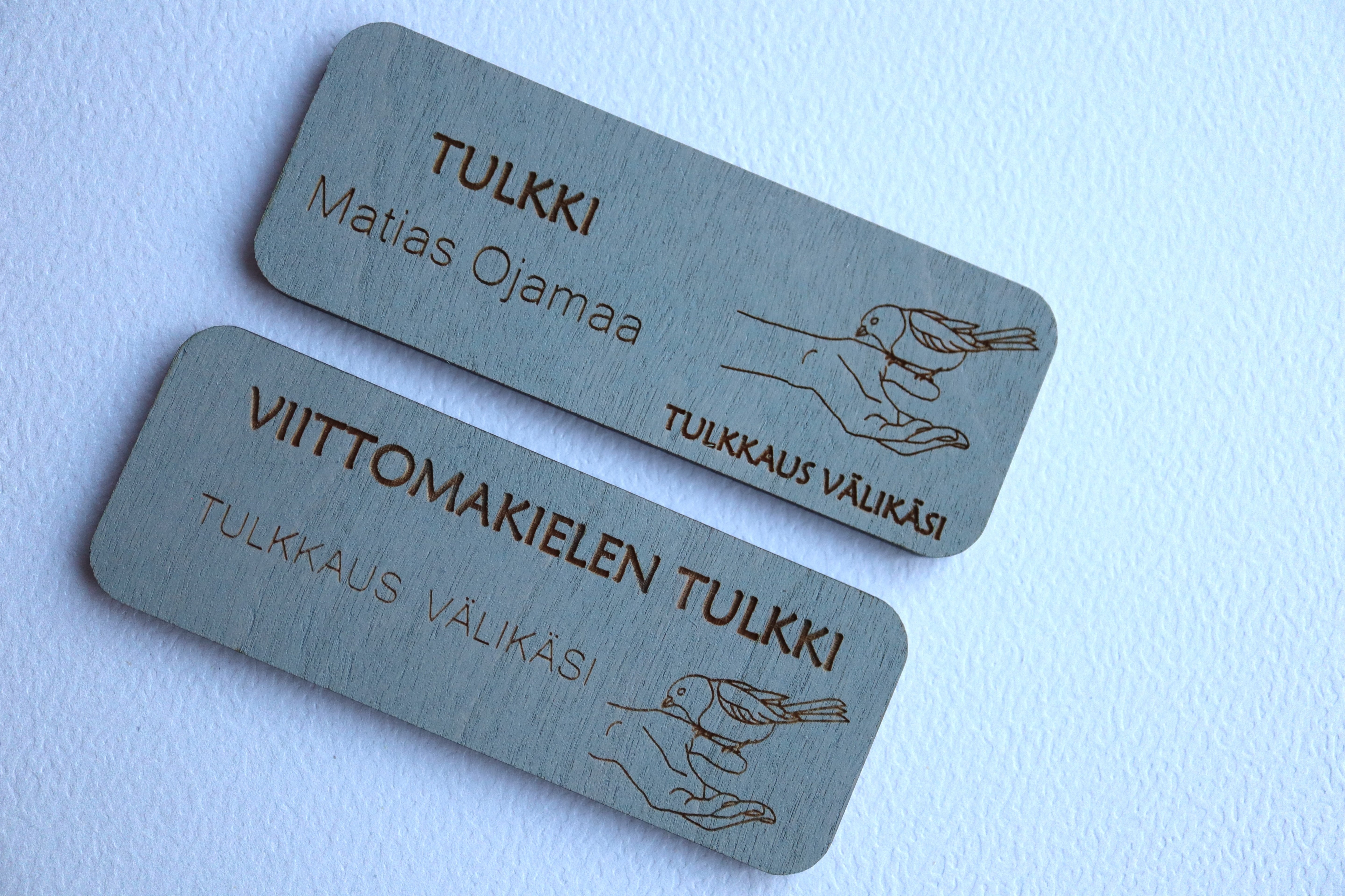 Nimikyltti magneetilla